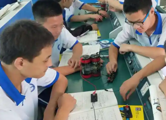 高效的压力测试场它迫使学生将模糊的神