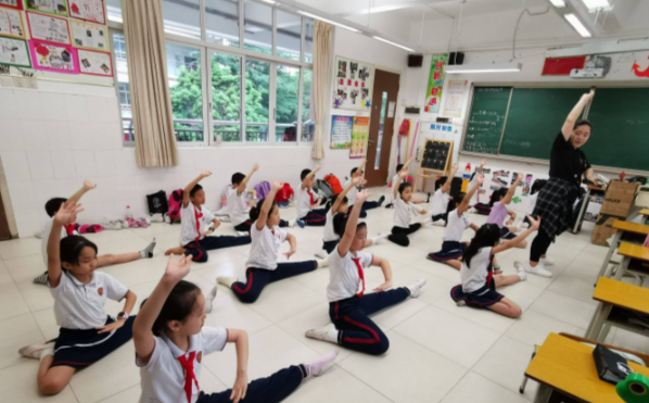 将健康理念融入日常管理用心用情守护每一位学生的健康生长 将健康理念融入日常管理用心用情守护每一位学生的健康生长